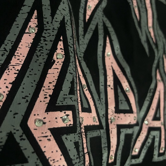 Def Leppard Rhinestone Graphic T-Shirt - Picture 3 of 8